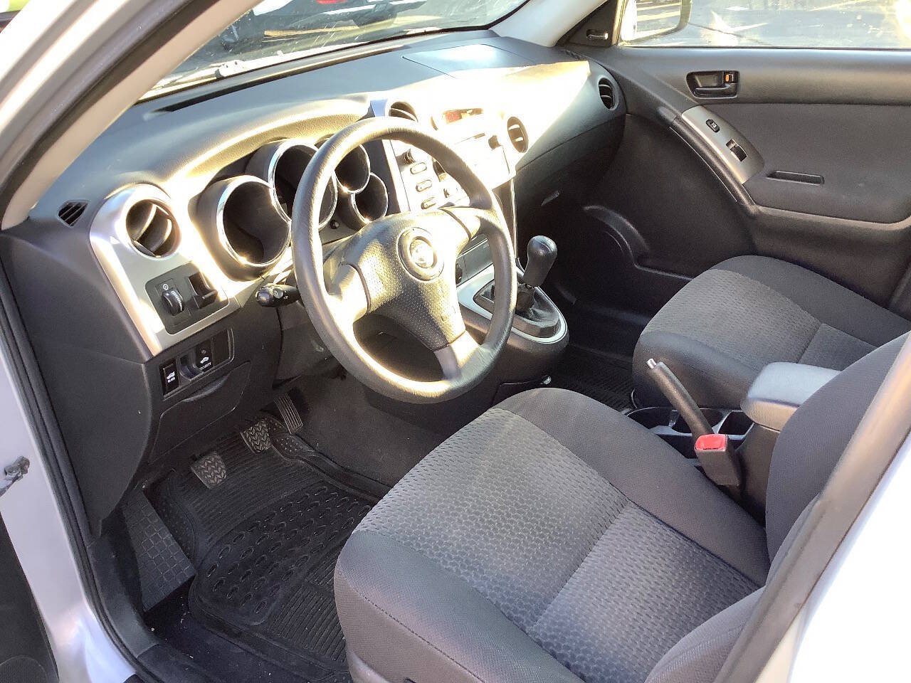 Used 2006 Toyota Matrix FWD image 20