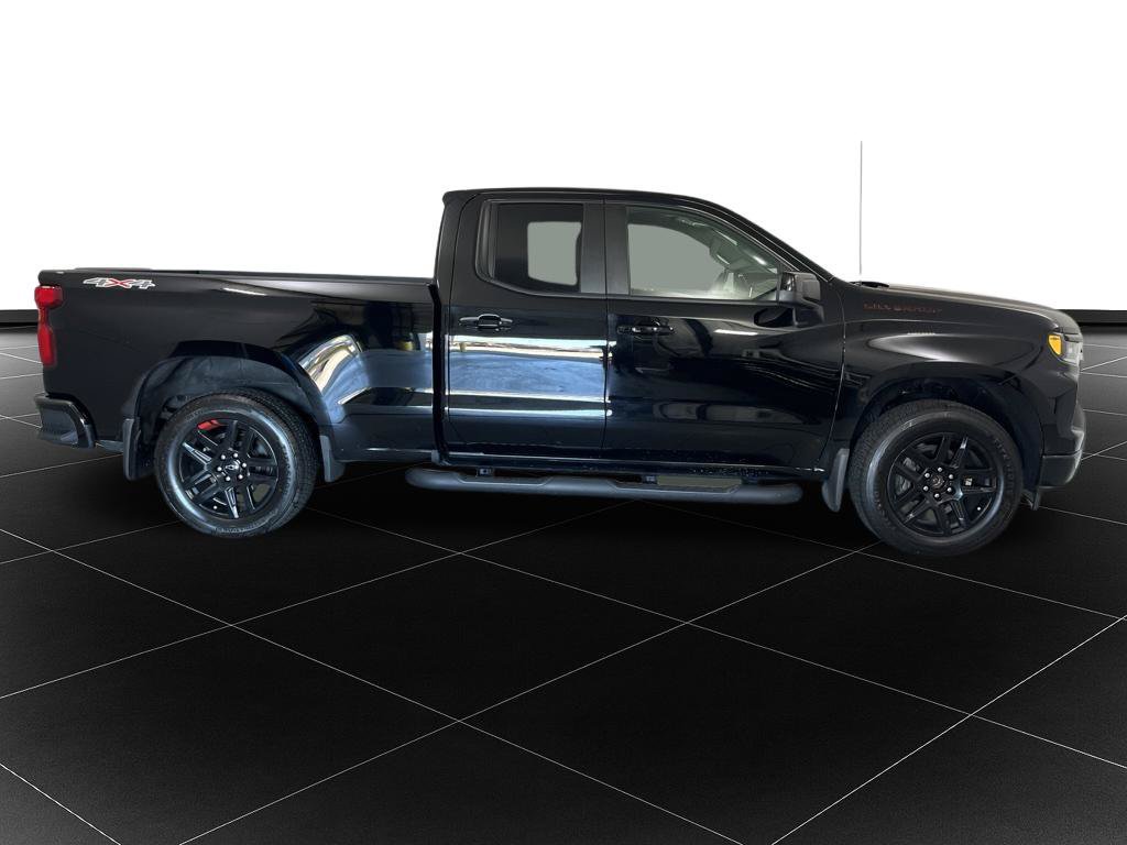 Used 2023 Chevrolet Silverado 1500 RST w/ Redline Edition AWD/4WD image 6