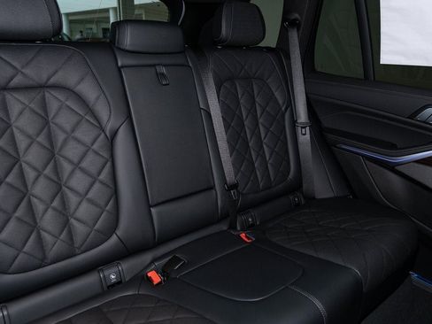 Used 2026 BMW X5 xDrive40i w/ M Sport Package image 35