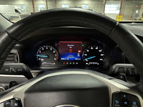 Used 2020 Ford Explorer XLT w/ Equipment Group 202A image 36