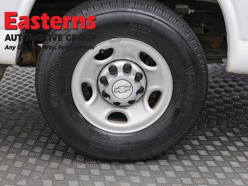 Used 2019 Chevrolet Express 2500 w/ Driver Convenience Package RWD image 25