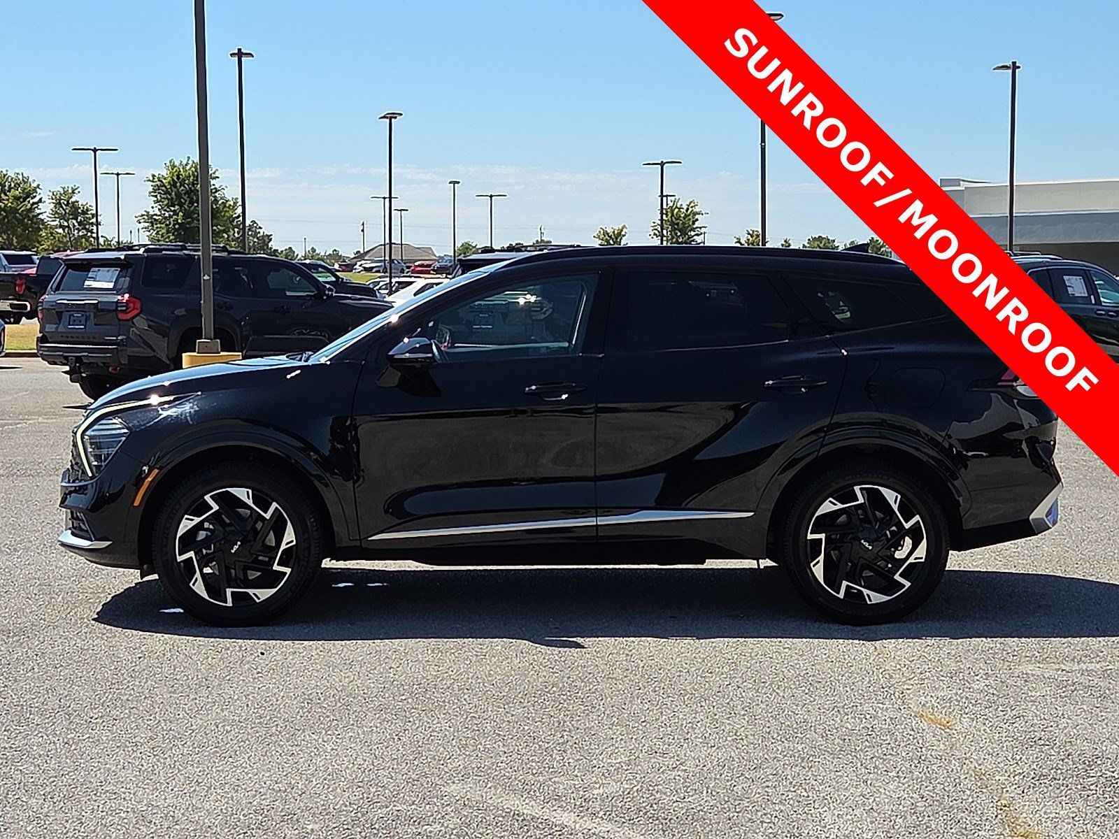 Used 2024 Kia Sportage SX AWD/4WD image 3