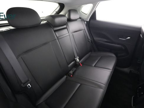 Used 2024 Hyundai Kona Limited FWD image 5