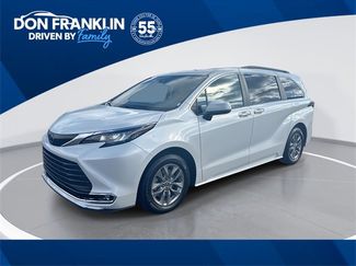 Used 2022 Toyota Sienna XLE video 1