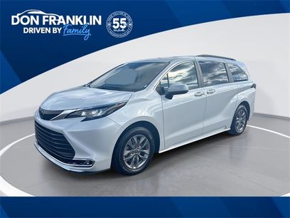 Used 2022 Toyota Sienna XLE