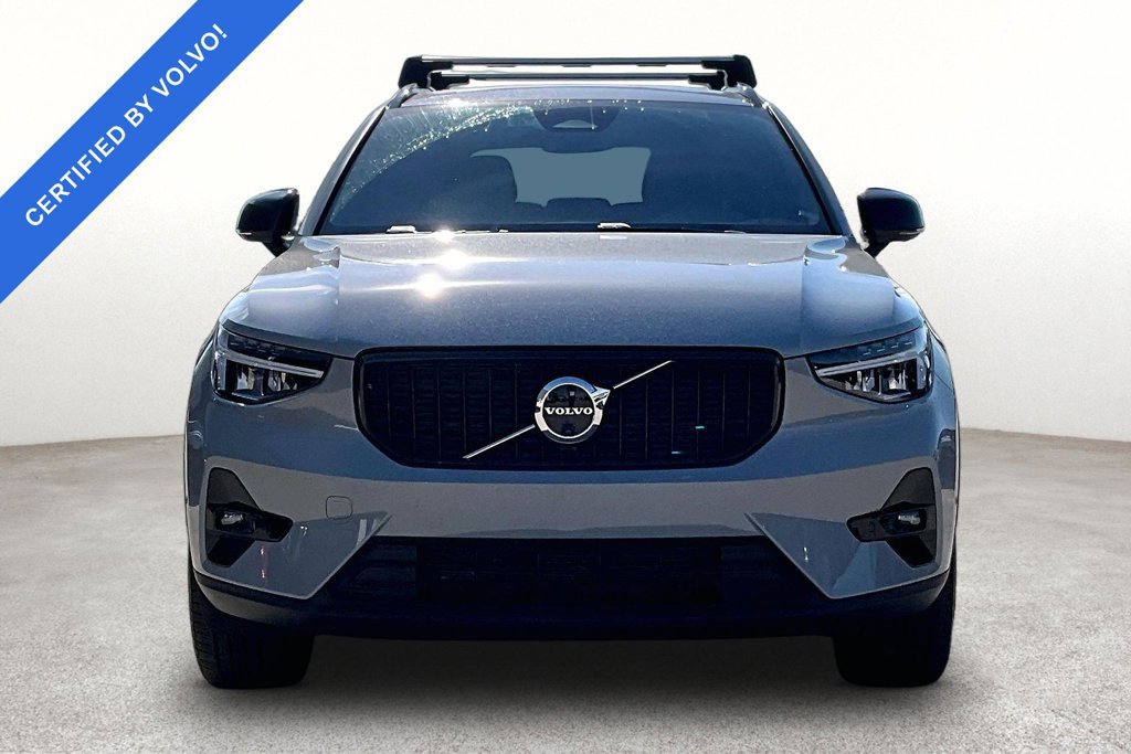 Used 2024 Volvo XC40 B5 Plus w/ Protection Package Premier AWD/4WD image 3