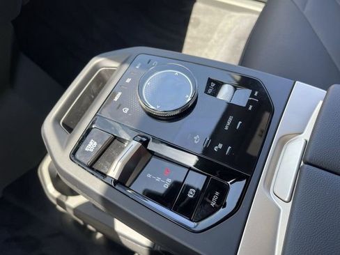 Used 2026 BMW iX xDrive60 w/ Premium Package image 22