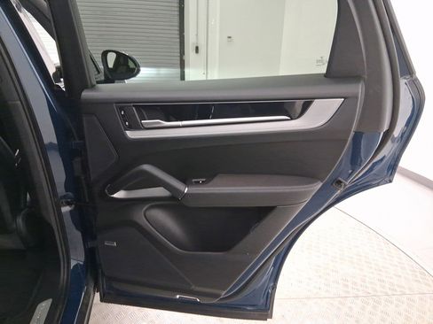New 2025 Porsche Cayenne Coupe image 37