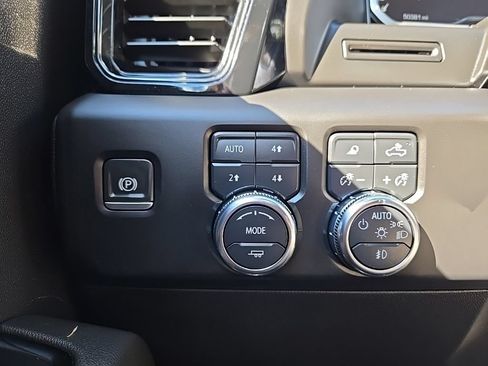 Used 2022 GMC Sierra 1500 AT4 AWD/4WD image 23