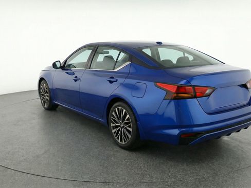 Used 2025 Nissan Altima 2.5 SV image 6