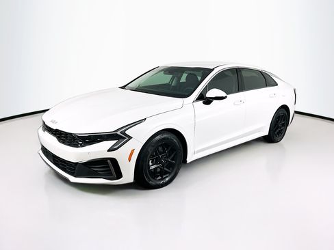 Used 2025 Kia K5 LXS FWD image 3
