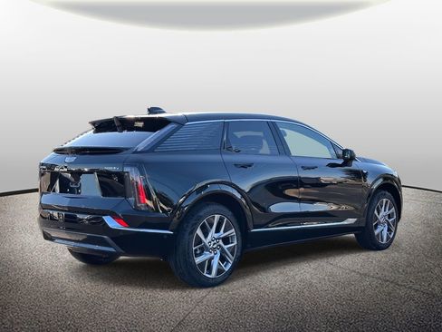 New 2025 Cadillac Optiq Luxury 2 image 2