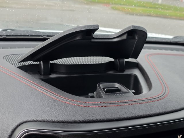 Used 2019 Jeep Cherokee Trailhawk AWD/4WD image 14
