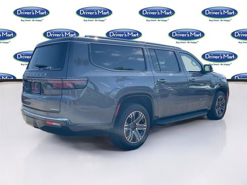 Used 2024 Jeep Wagoneer L Series II RWD image 7