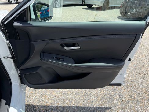 Used 2024 Nissan Sentra SV FWD image 40