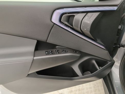 Used 2025 BMW X3 xDrive30i w/ Premium Package image 12