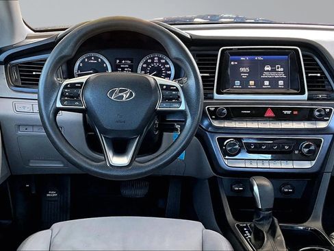 Used 2018 Hyundai Sonata SE w/ Cargo Package FWD image 8
