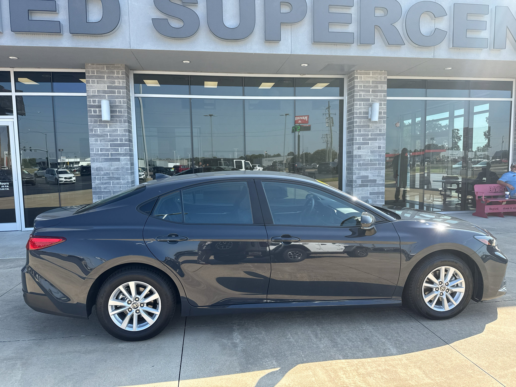 Used 2025 Toyota Camry LE FWD image 8