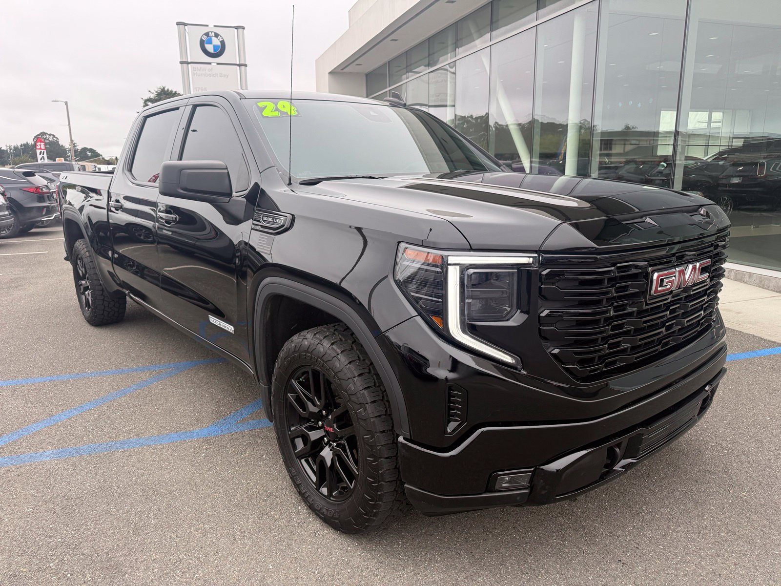 Used 2024 GMC Sierra 1500 Elevation AWD/4WD image 2