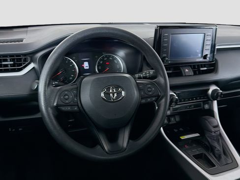 Used 2021 Toyota RAV4 XLE FWD image 18