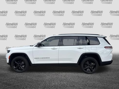 Used 2024 Jeep Grand Cherokee L Limited w/ Black Appearance Package AWD/4WD image 7