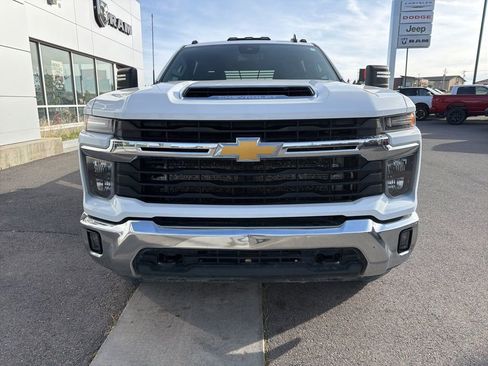 Used 2024 Chevrolet Silverado 3500 LT w/ Convenience Package image 10