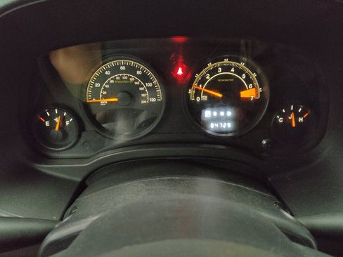 Used 2015 Jeep Patriot Latitude image 23