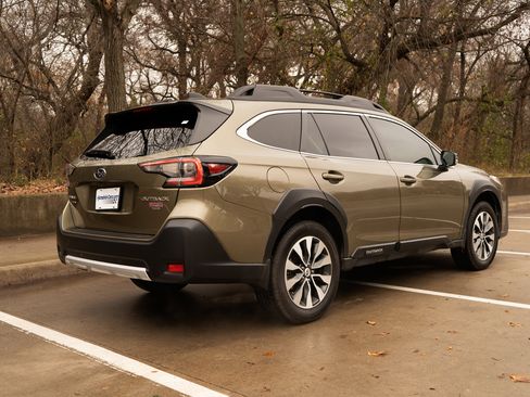 Used 2023 Subaru Outback Limited image 9