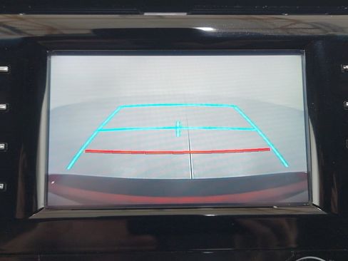 Used 2018 Toyota Camry SE FWD image 21