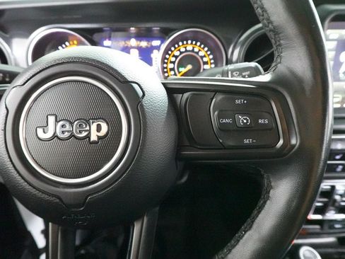 Used 2022 Jeep Gladiator Sport AWD/4WD image 15