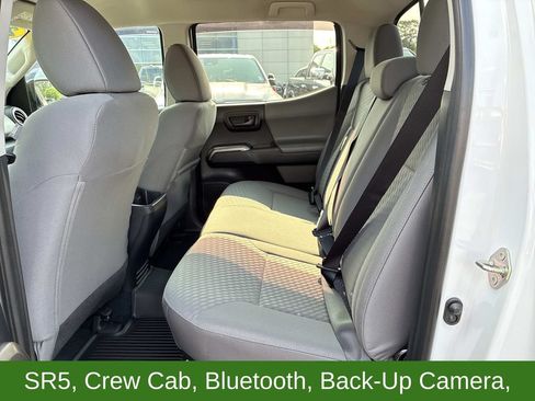 Used 2020 Toyota Tacoma SR5 AWD/4WD image 12