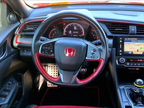 Used 2018 Honda Civic Type R image 6