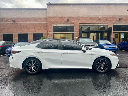 Used 2021 Toyota Camry SE image 5