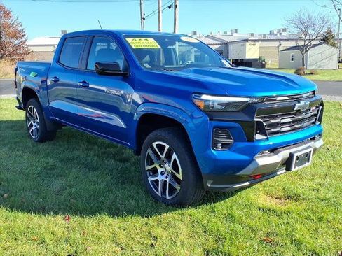 Used 2023 Chevrolet Colorado Z71 w/ Z71 Convenience Package 2 image 3