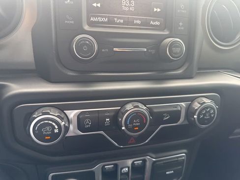 Used 2018 Jeep Wrangler Unlimited Sport S AWD/4WD image 13