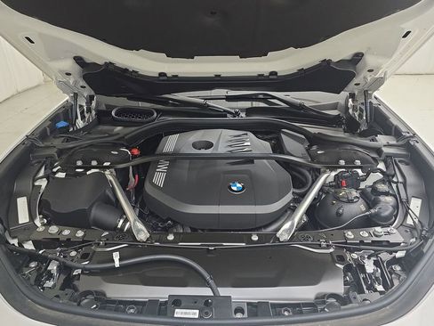 Used 2025 BMW 740i xDrive w/ Premium Package image 8