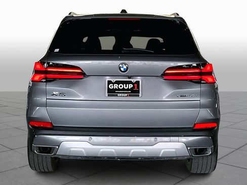 Used 2024 BMW X5 sDrive40i w/ Premium Package image 4