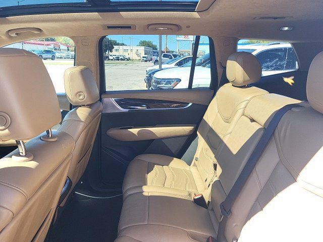 Used 2020 Cadillac XT6 Premium Luxury w/ Platinum Package AWD/4WD image 15