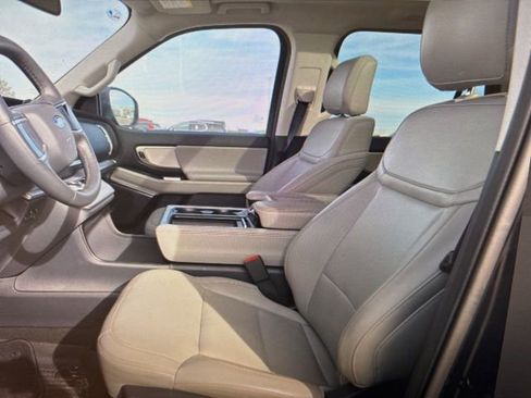 Used 2025 Ford Expedition Max Active image 13