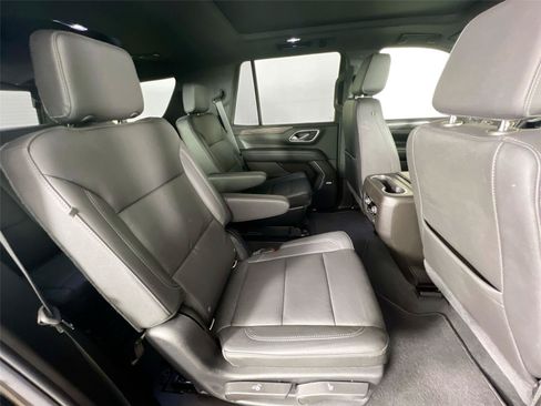 Used 2021 Chevrolet Tahoe Z71 w/ Luxury Package AWD/4WD image 29