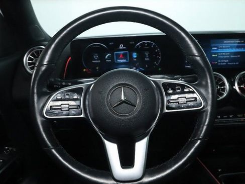 Used 2022 Mercedes-Benz GLB 250 4MATIC image 22