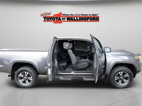 Certified 2017 Toyota Tacoma TRD Sport image 15