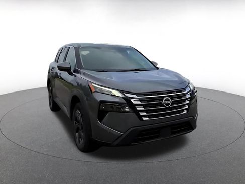 Used 2025 Nissan Rogue SV FWD image 3