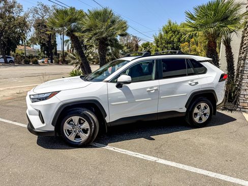 Used 2024 Toyota RAV4 XLE w/ Convenience Package AWD/4WD image 6