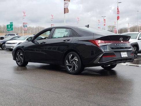 New 2025 Hyundai Elantra SEL image 7