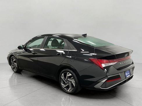 Certified 2025 Hyundai Elantra SEL FWD image 6