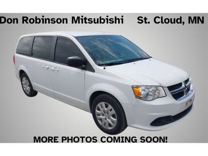 Used 2018 Dodge Grand Caravan SE w/ UConnect Hands-Free Group