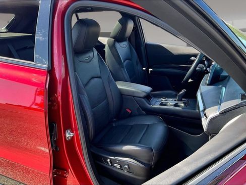 Used 2024 Cadillac XT4 Sport FWD image 7