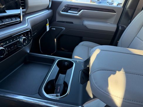 New 2026 GMC Sierra 2500 SLT w/ SLT Premium Package image 33