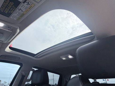 Used 2017 Toyota Tundra Limited AWD/4WD image 11